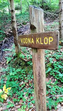 Pohod v Pekel in po Vorančevi poti ob deseti obletnici Festivala solzic (3)